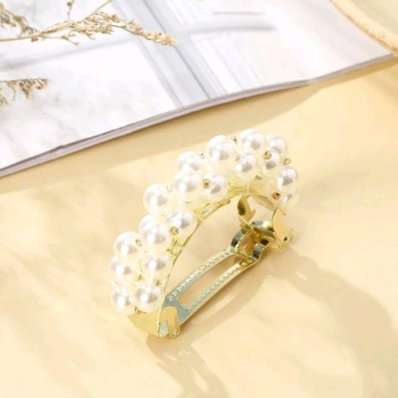 Faux Pearl Hair Clip - Picture 7 of 8